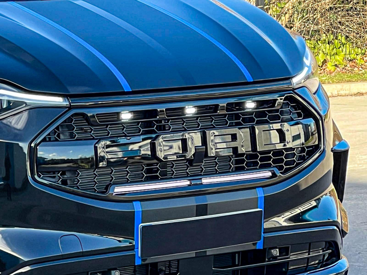 Raptor style front grille for Ford Transit Custom 2024+ — glossy black — Van Parts Supply — view 6